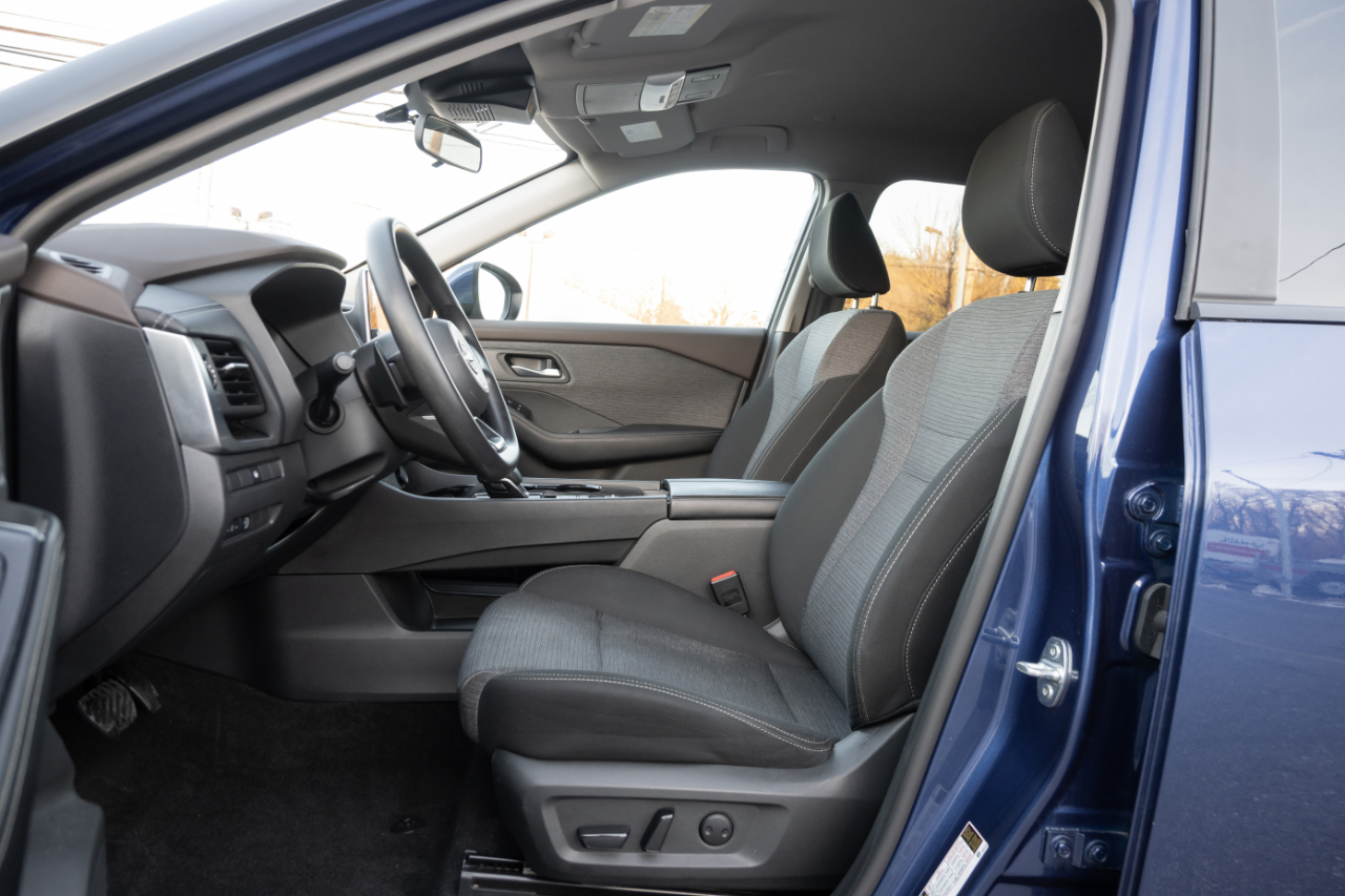 Nissan Rogue FWD SV 2023