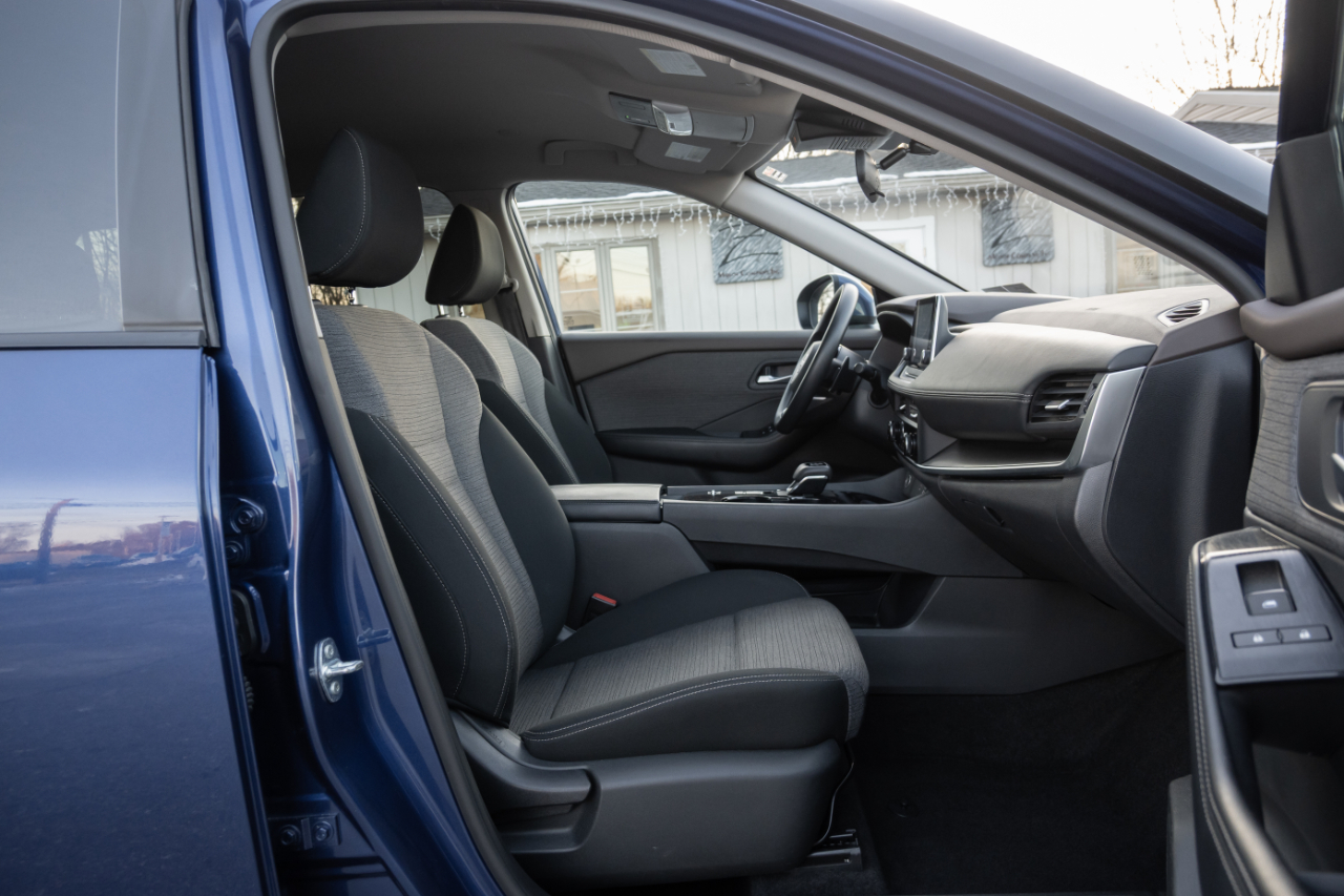 Nissan Rogue FWD SV 2023