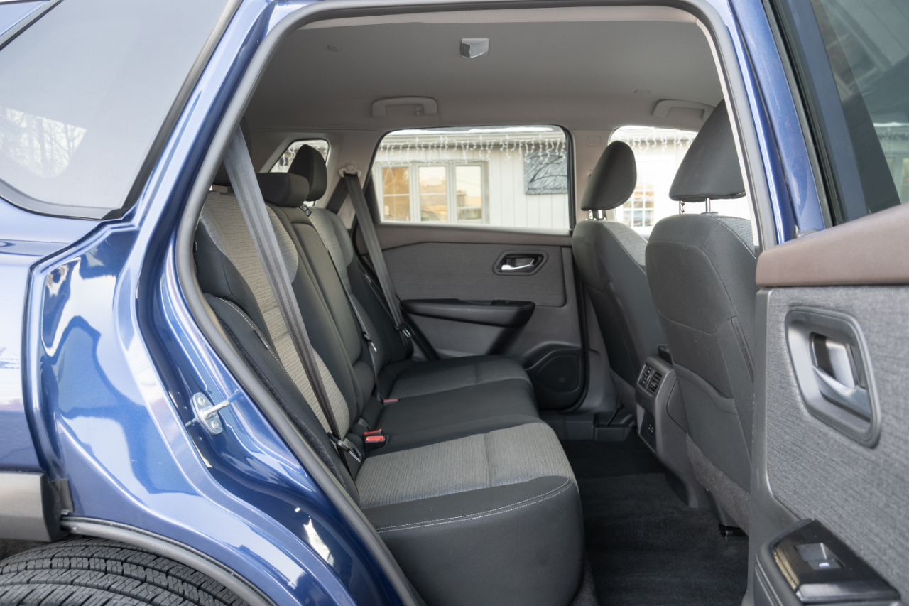 Nissan Rogue FWD SV 2023