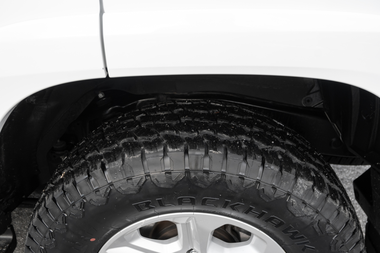 Toyota 4Runner SR5 4WD 2024