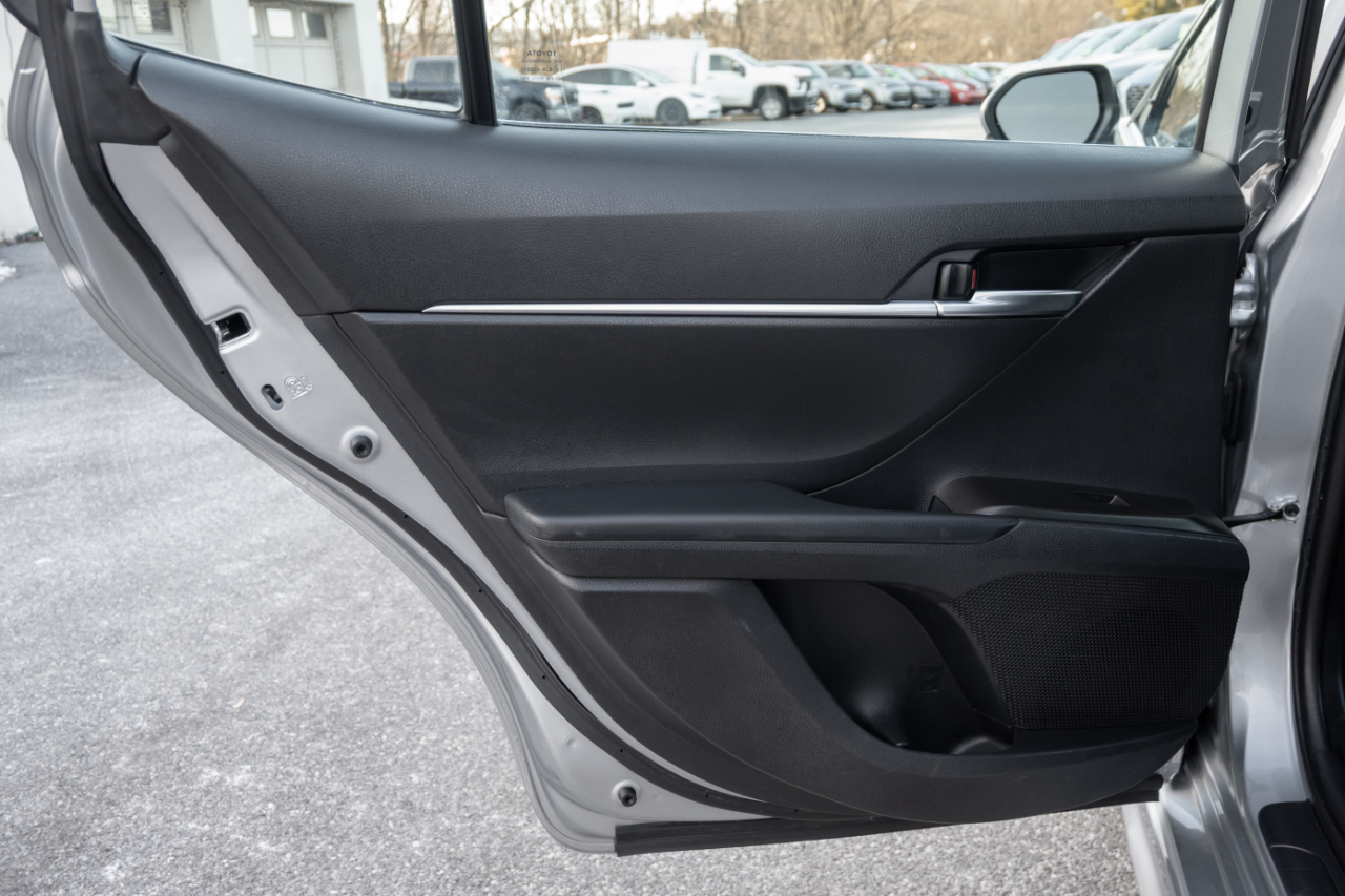 Toyota Camry SE 2024