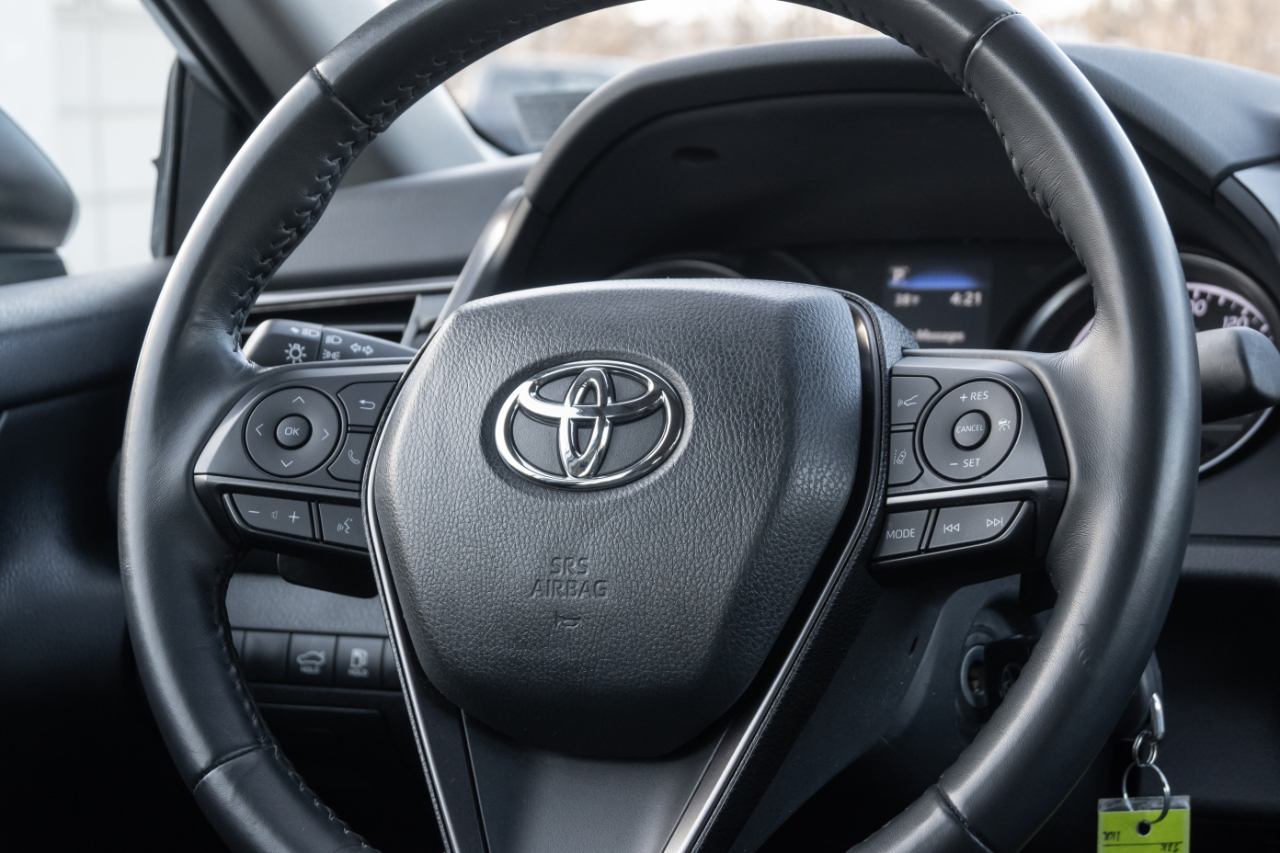 Toyota Camry SE 2024