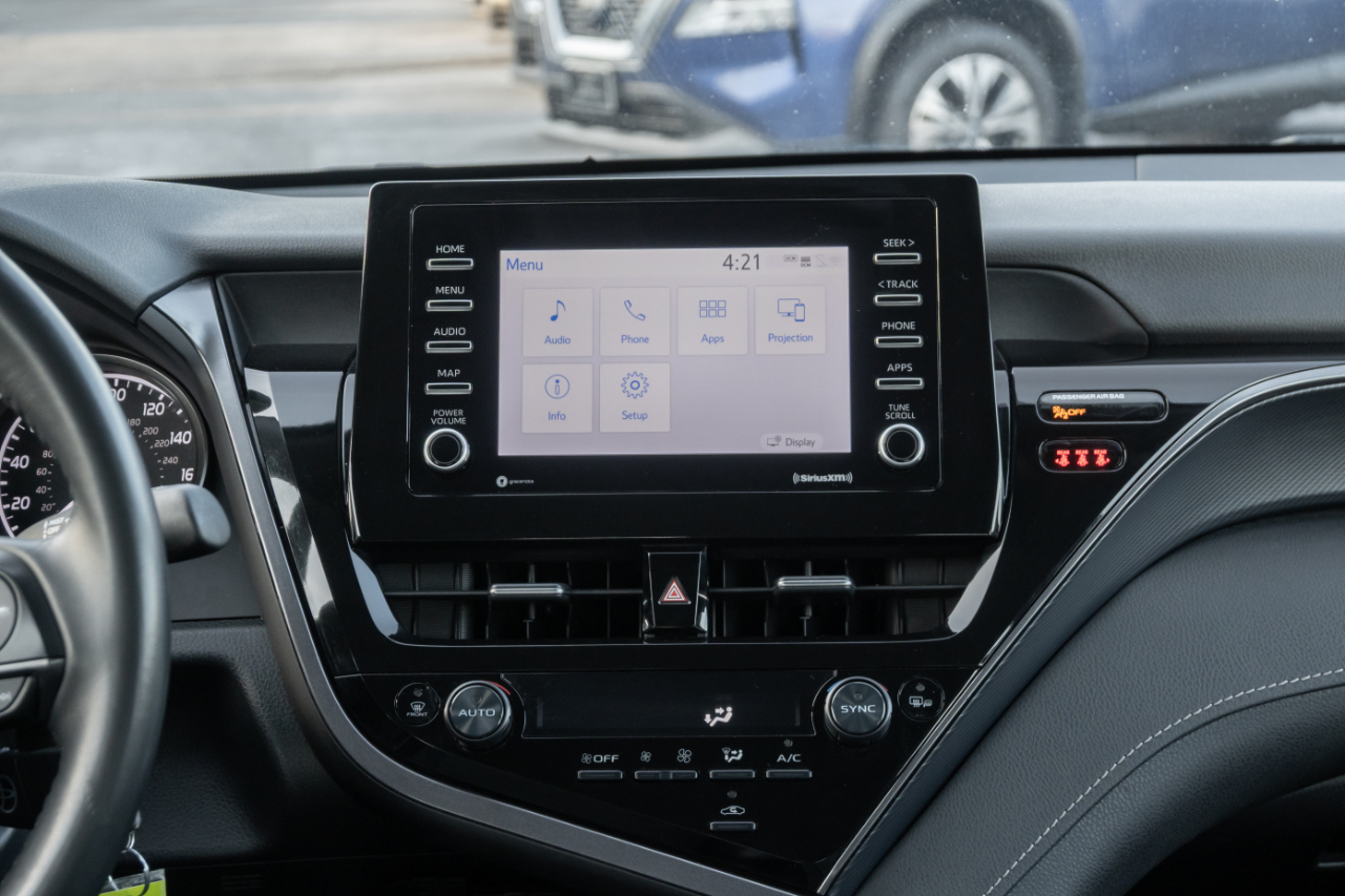 Toyota Camry SE 2024