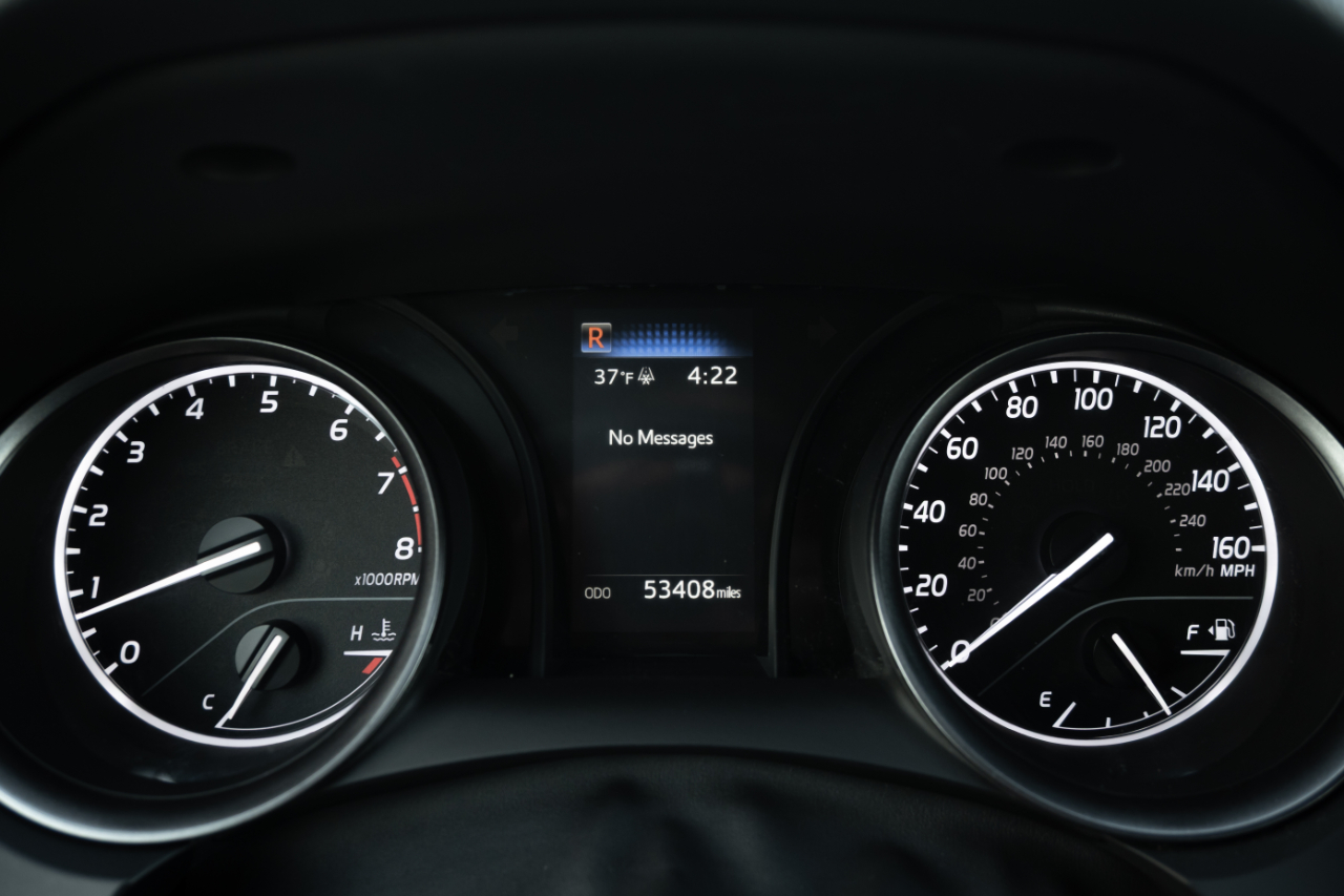 Toyota Camry SE 2024