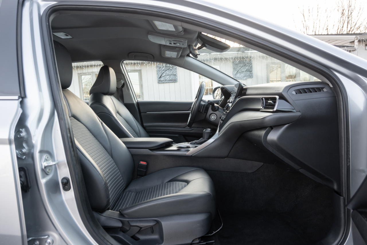 Toyota Camry SE 2024