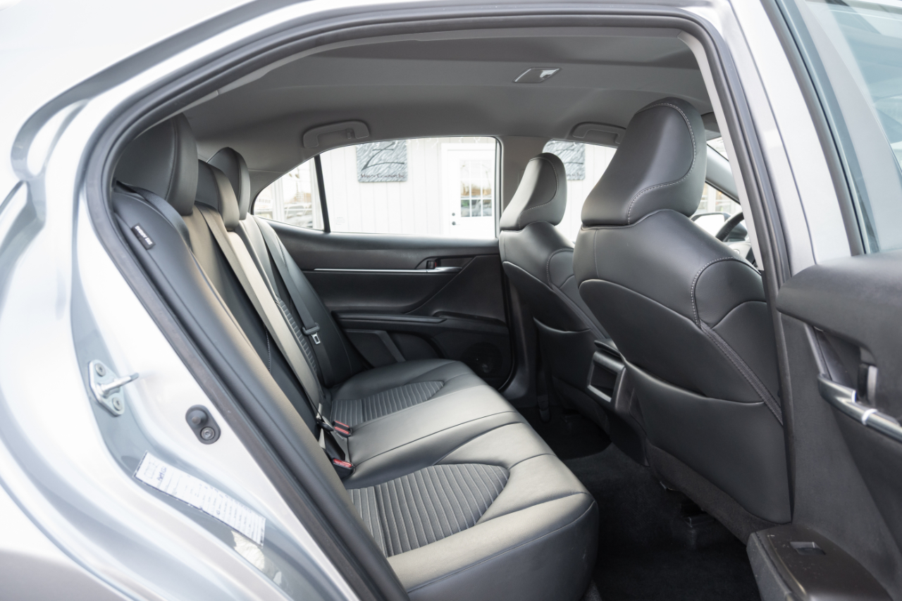 Toyota Camry SE 2024