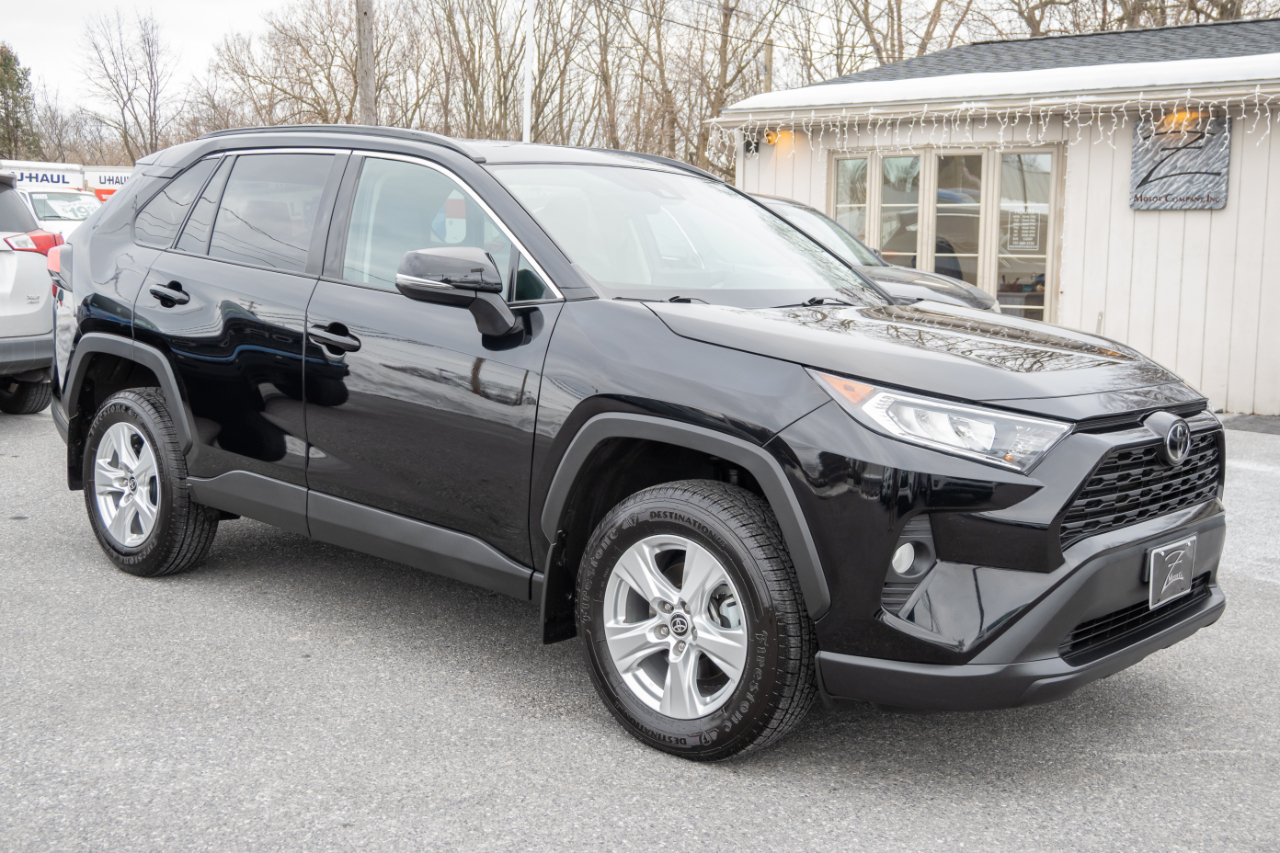 Toyota RAV4 XLE AWD 2021