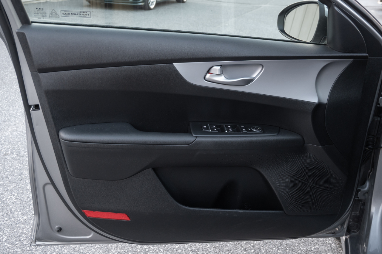 Kia Forte LXS IVT 2024