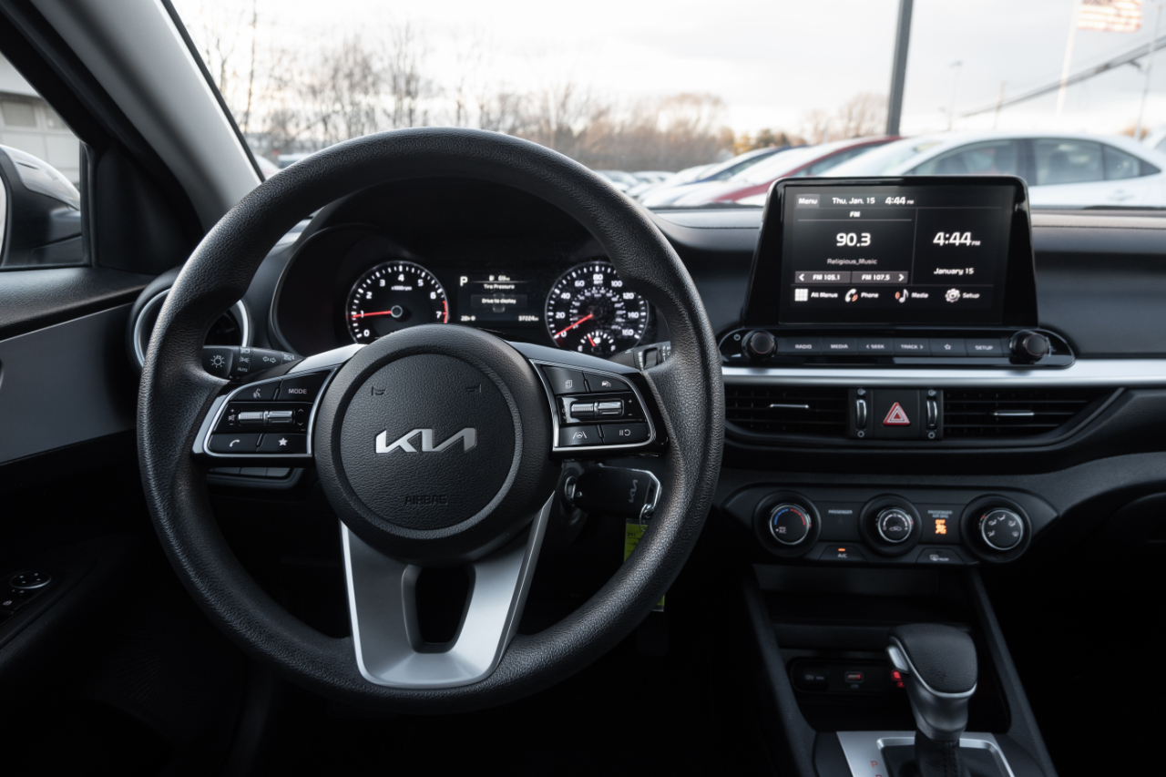 Kia Forte LXS IVT 2024