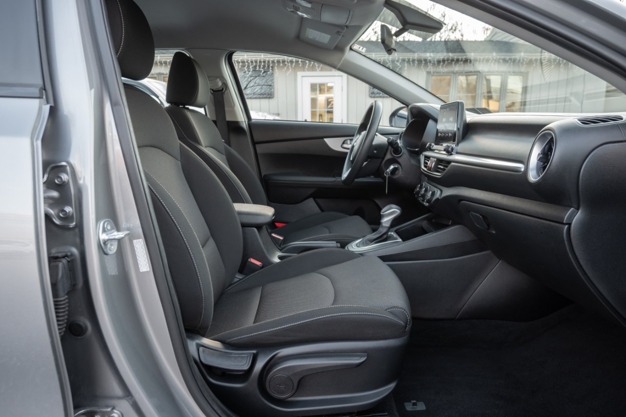 Kia Forte LXS IVT 2024