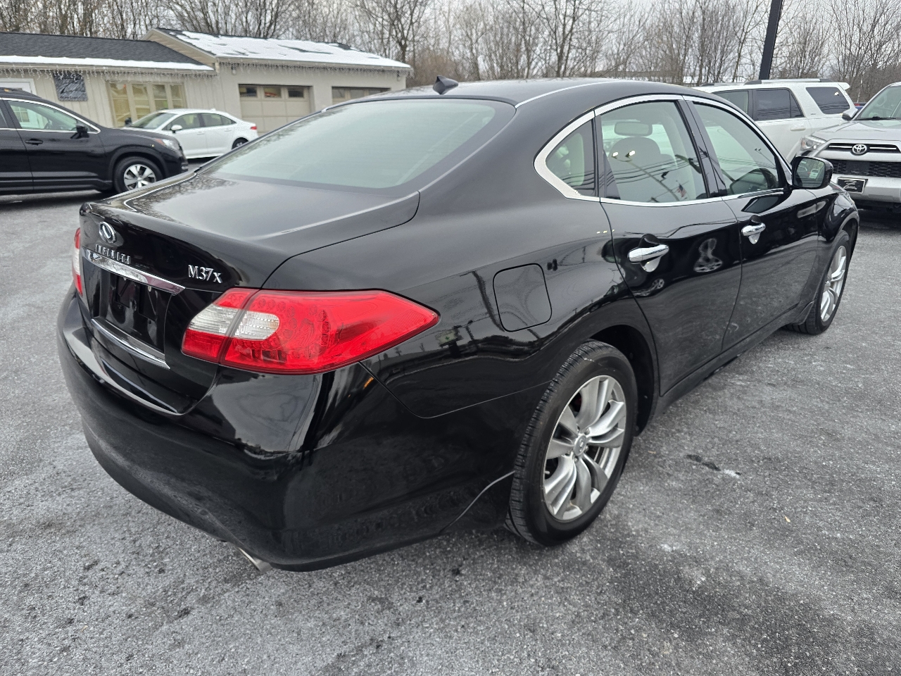 Infiniti M37 4dr Sdn AWD 2012