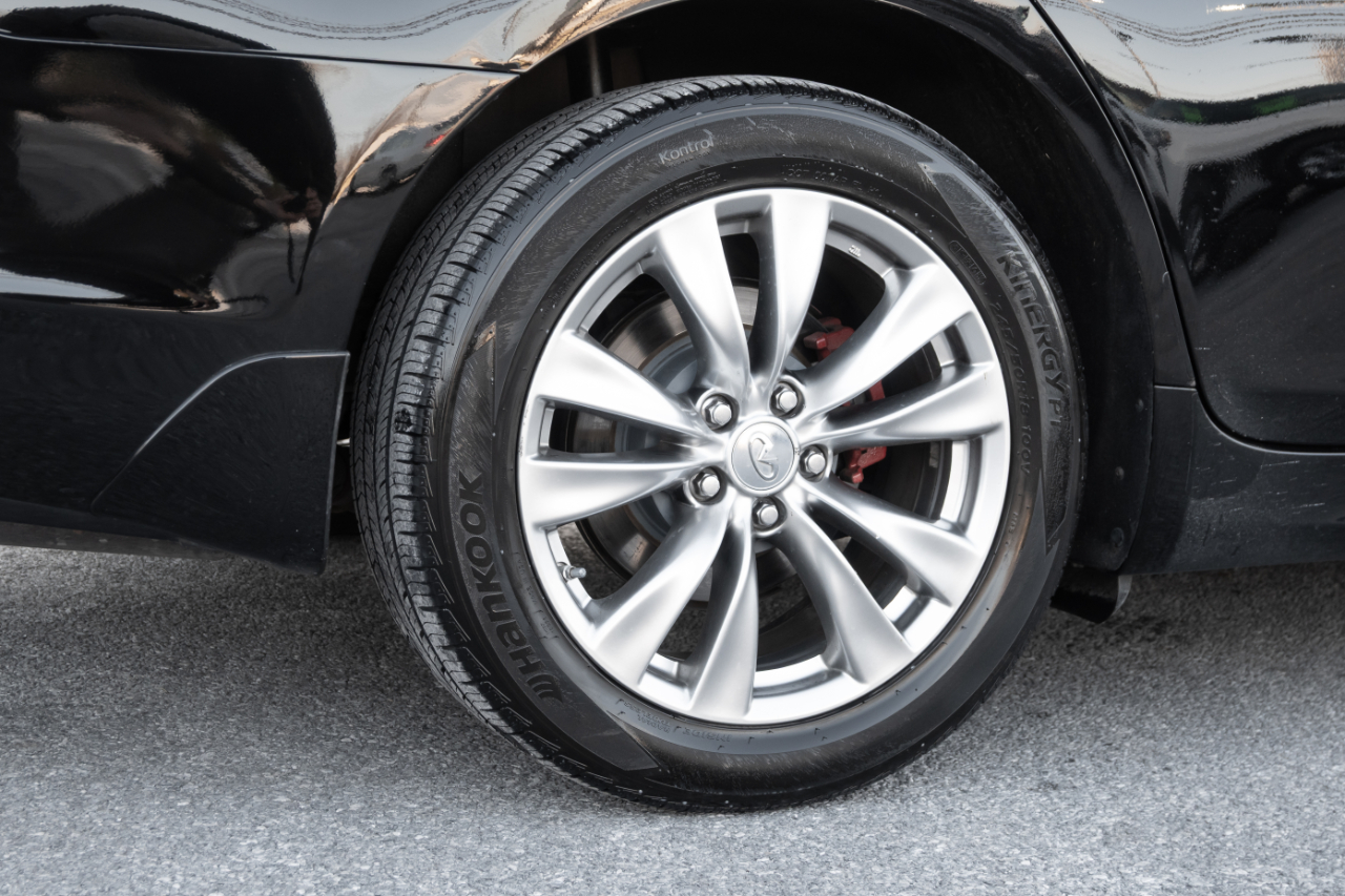 Infiniti M37 4dr Sdn AWD 2012