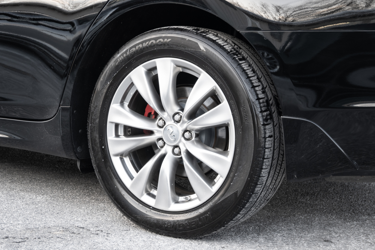 Infiniti M37 4dr Sdn AWD 2012