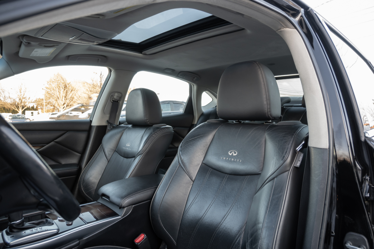 Infiniti M37 4dr Sdn AWD 2012