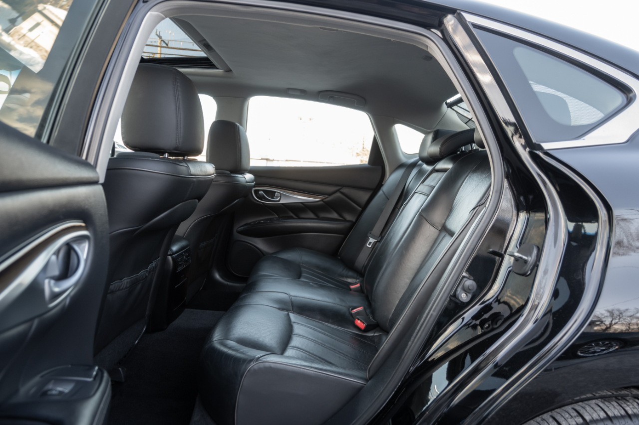 Infiniti M37 4dr Sdn AWD 2012