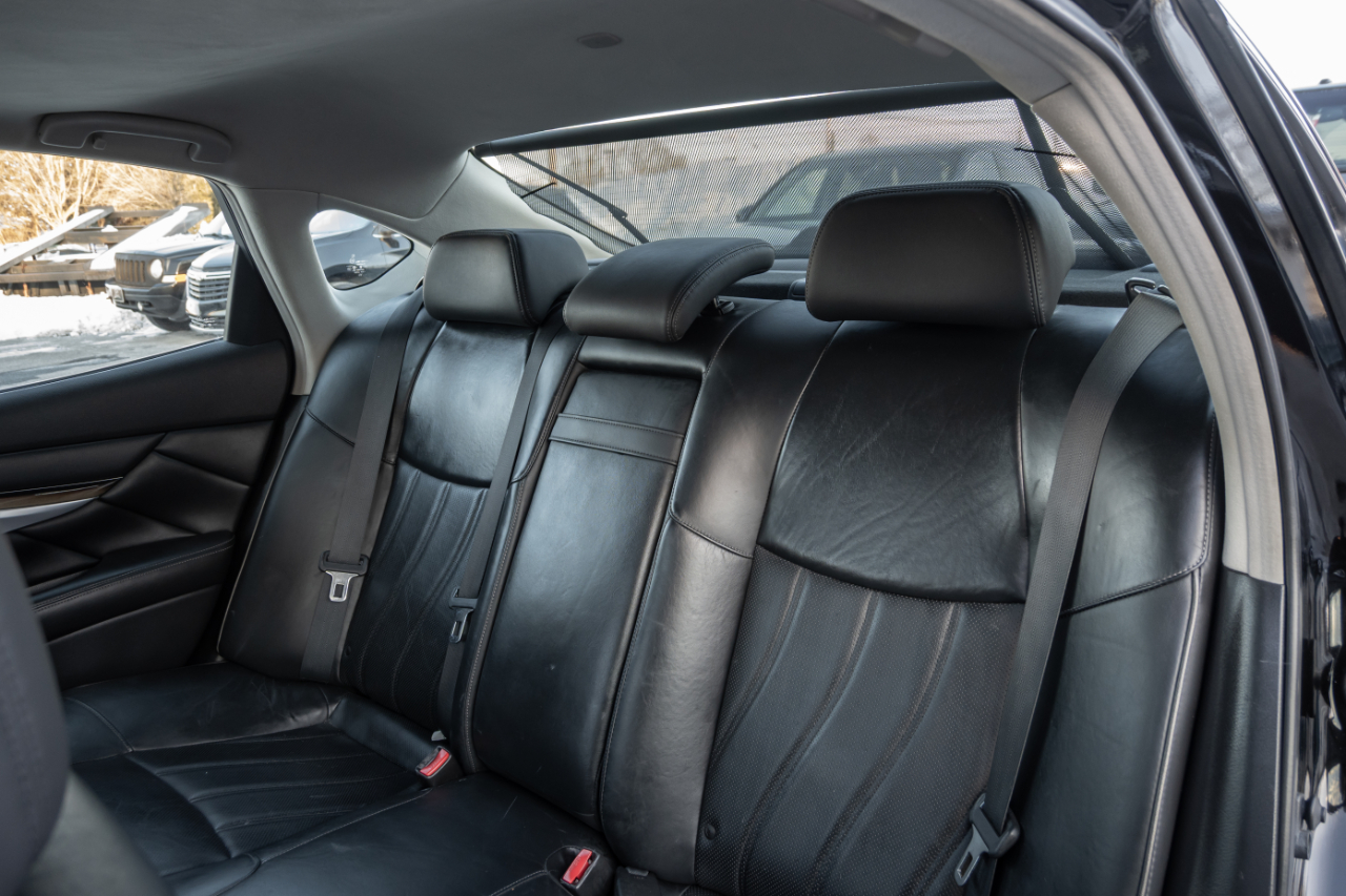 Infiniti M37 4dr Sdn AWD 2012