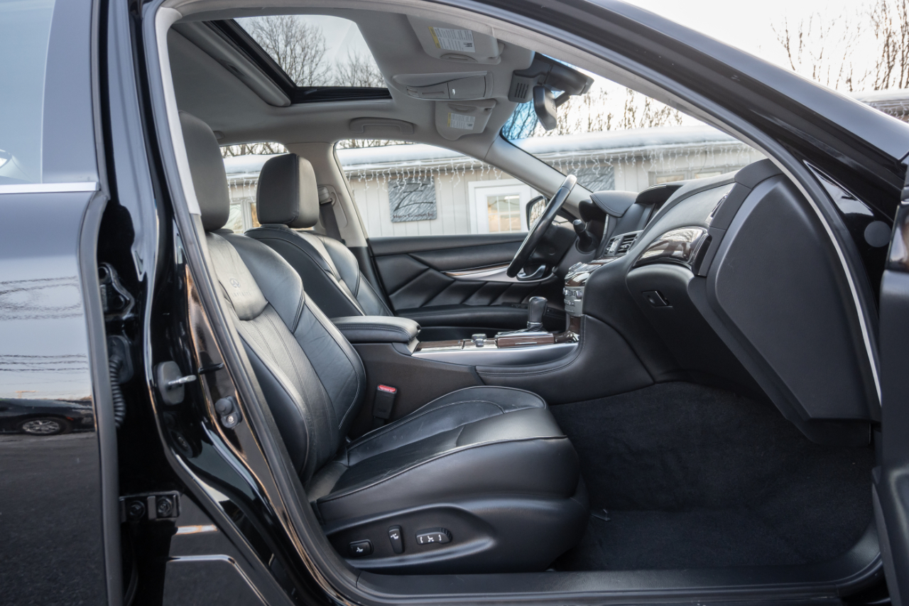 Infiniti M37 4dr Sdn AWD 2012
