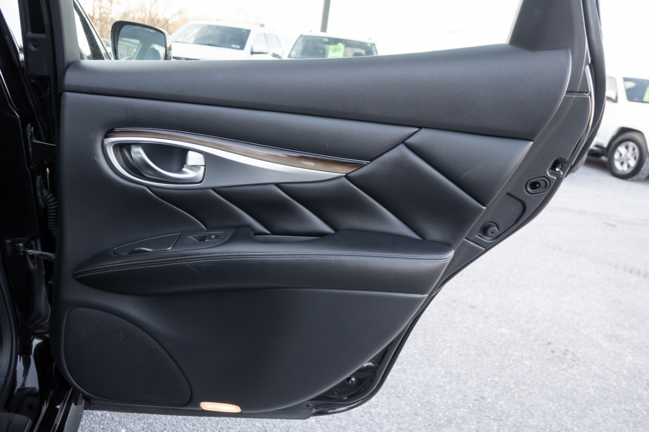 Infiniti M37 4dr Sdn AWD 2012