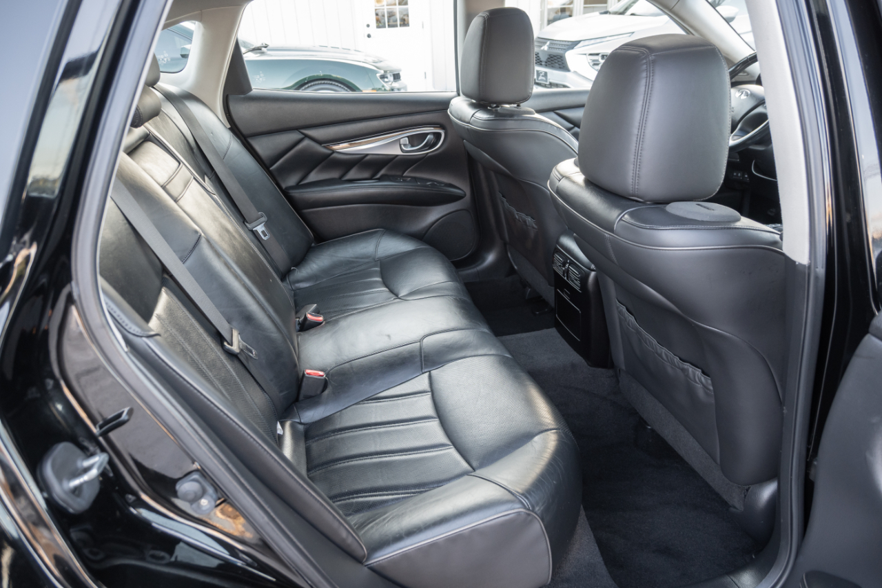 Infiniti M37 4dr Sdn AWD 2012