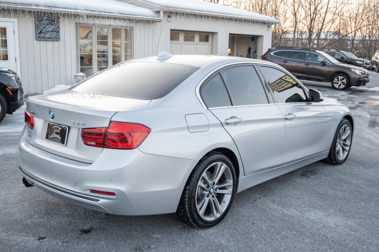 BMW 3 Series 330i xDrive Sedan 2017