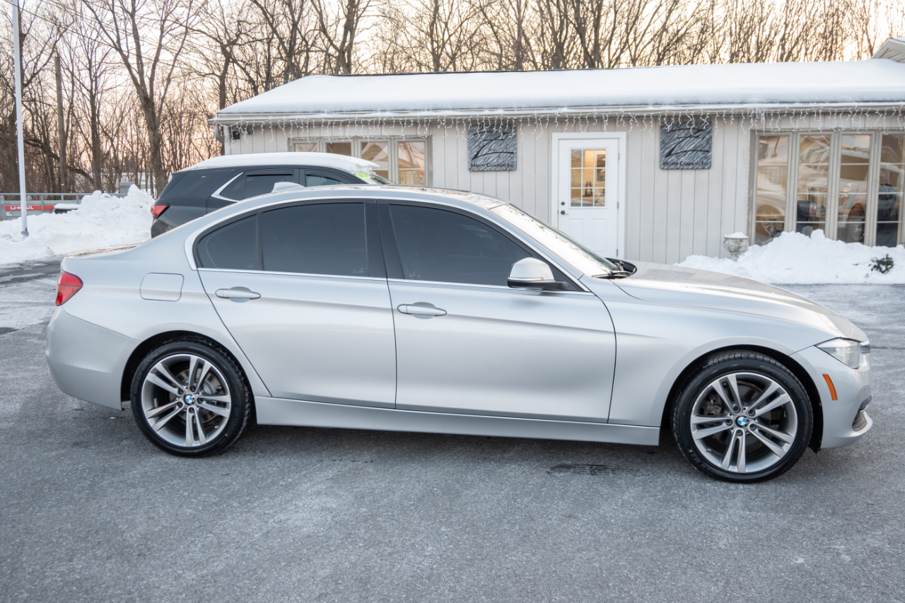 BMW 3 Series 330i xDrive Sedan 2017