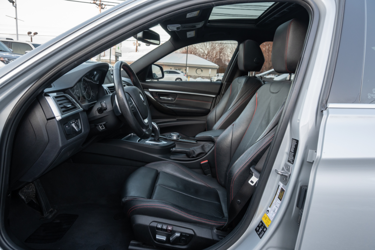 BMW 3 Series 330i xDrive Sedan 2017