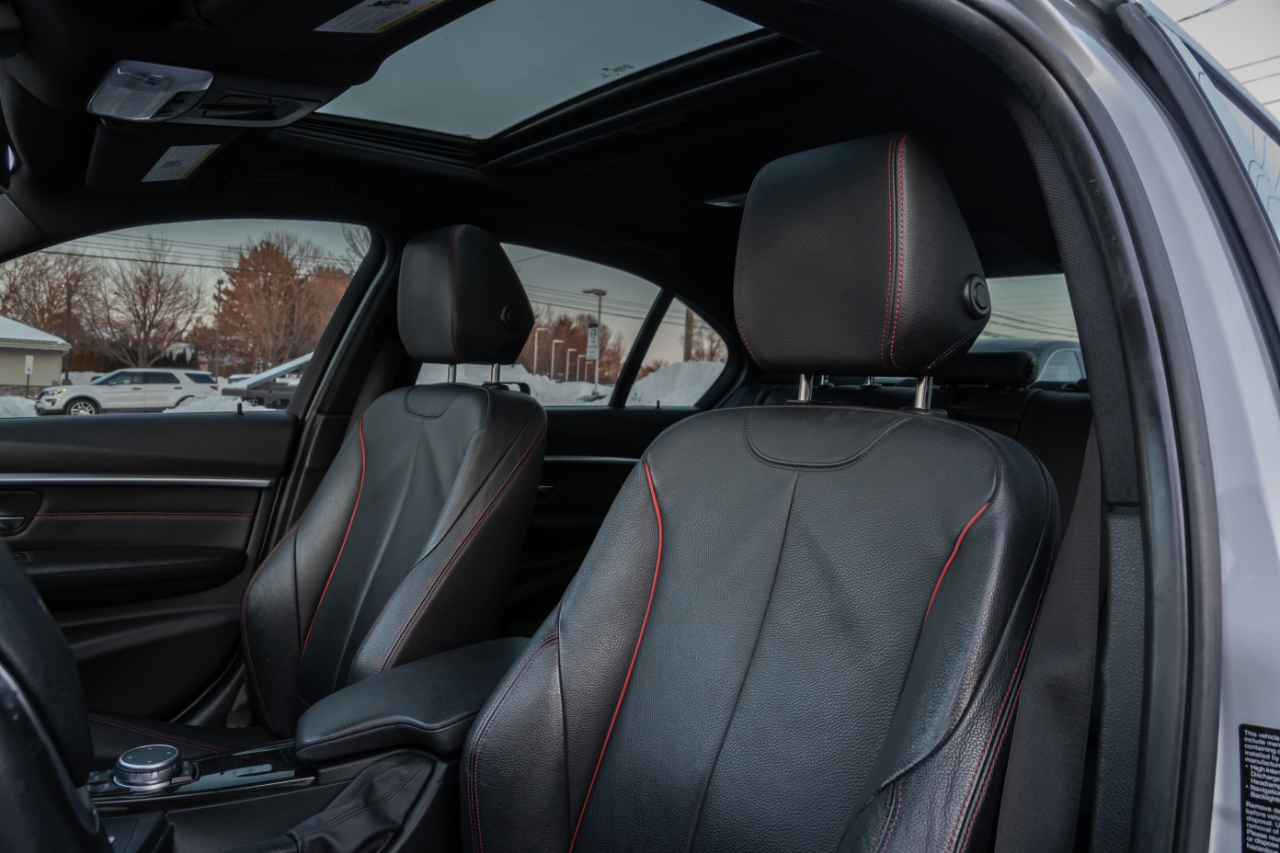 BMW 3 Series 330i xDrive Sedan 2017