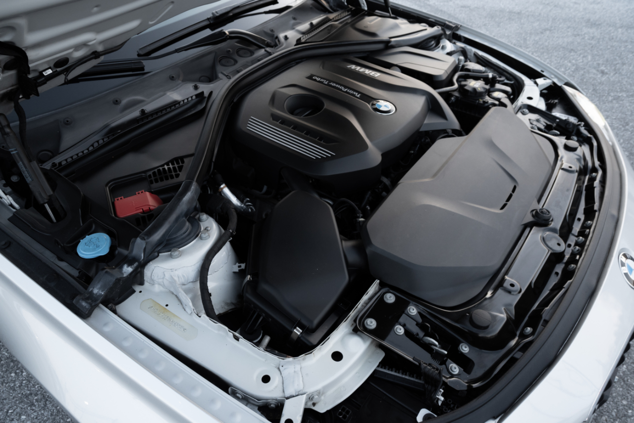 BMW 3 Series 330i xDrive Sedan 2017