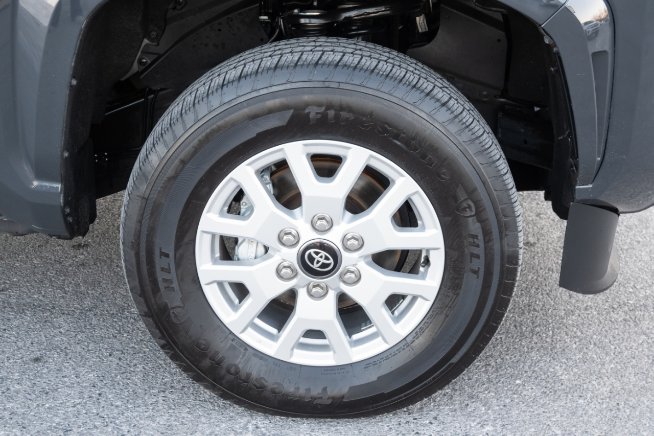 Toyota Tacoma 2WD SR5 Double Cab 6' Bed AT (Natl) 2024