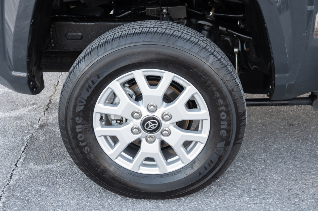 Toyota Tacoma 2WD SR5 Double Cab 6' Bed AT (Natl) 2024