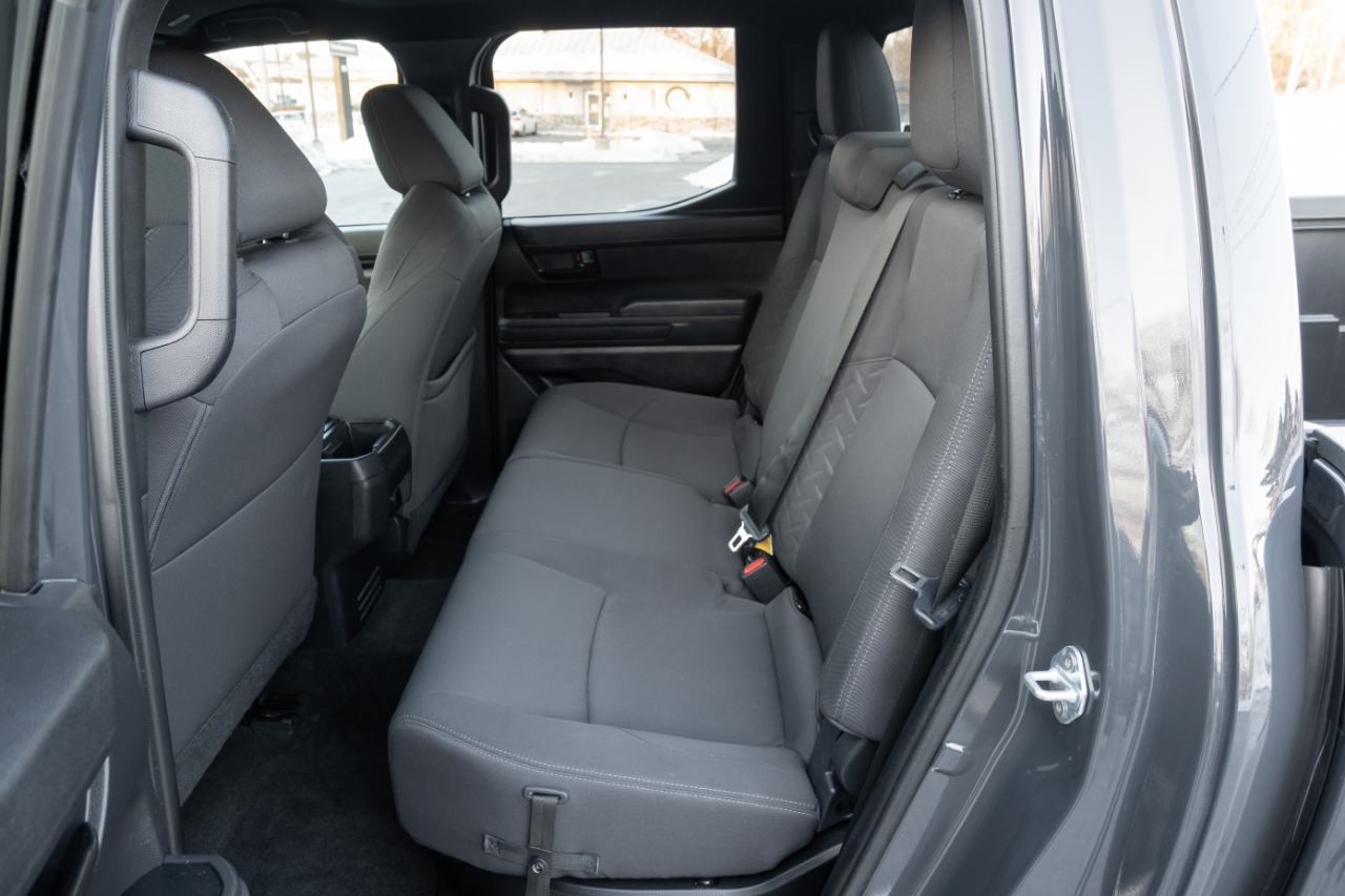 Toyota Tacoma 2WD SR5 Double Cab 6' Bed AT (Natl) 2024