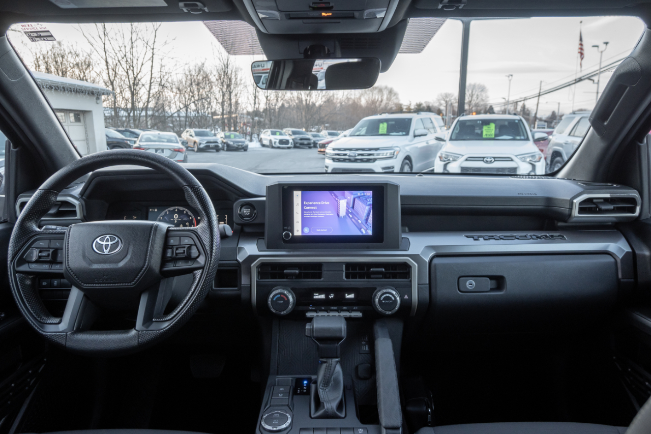 Toyota Tacoma 2WD SR5 Double Cab 6' Bed AT (Natl) 2024