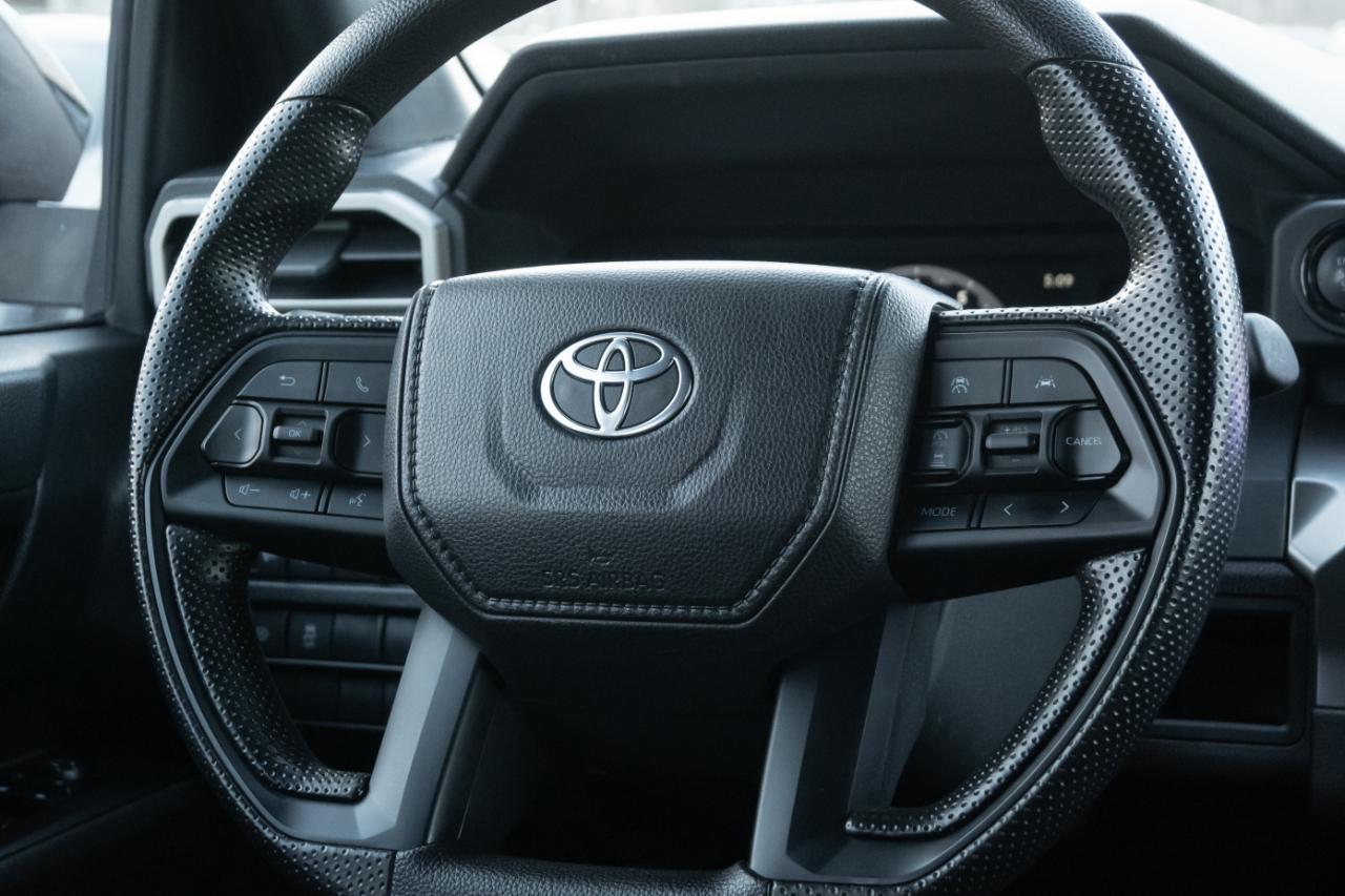 Toyota Tacoma 2WD SR5 Double Cab 6' Bed AT (Natl) 2024