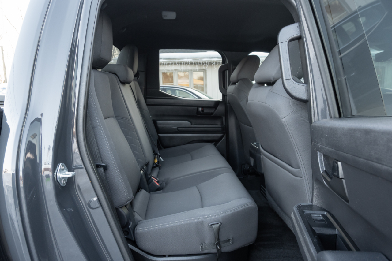 Toyota Tacoma 2WD SR5 Double Cab 6' Bed AT (Natl) 2024