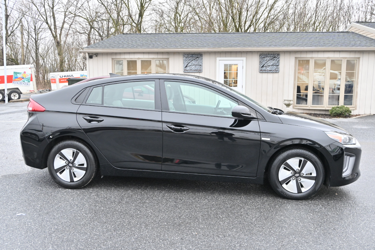 Hyundai Ioniq Hybrid Blue Hatchback 2020