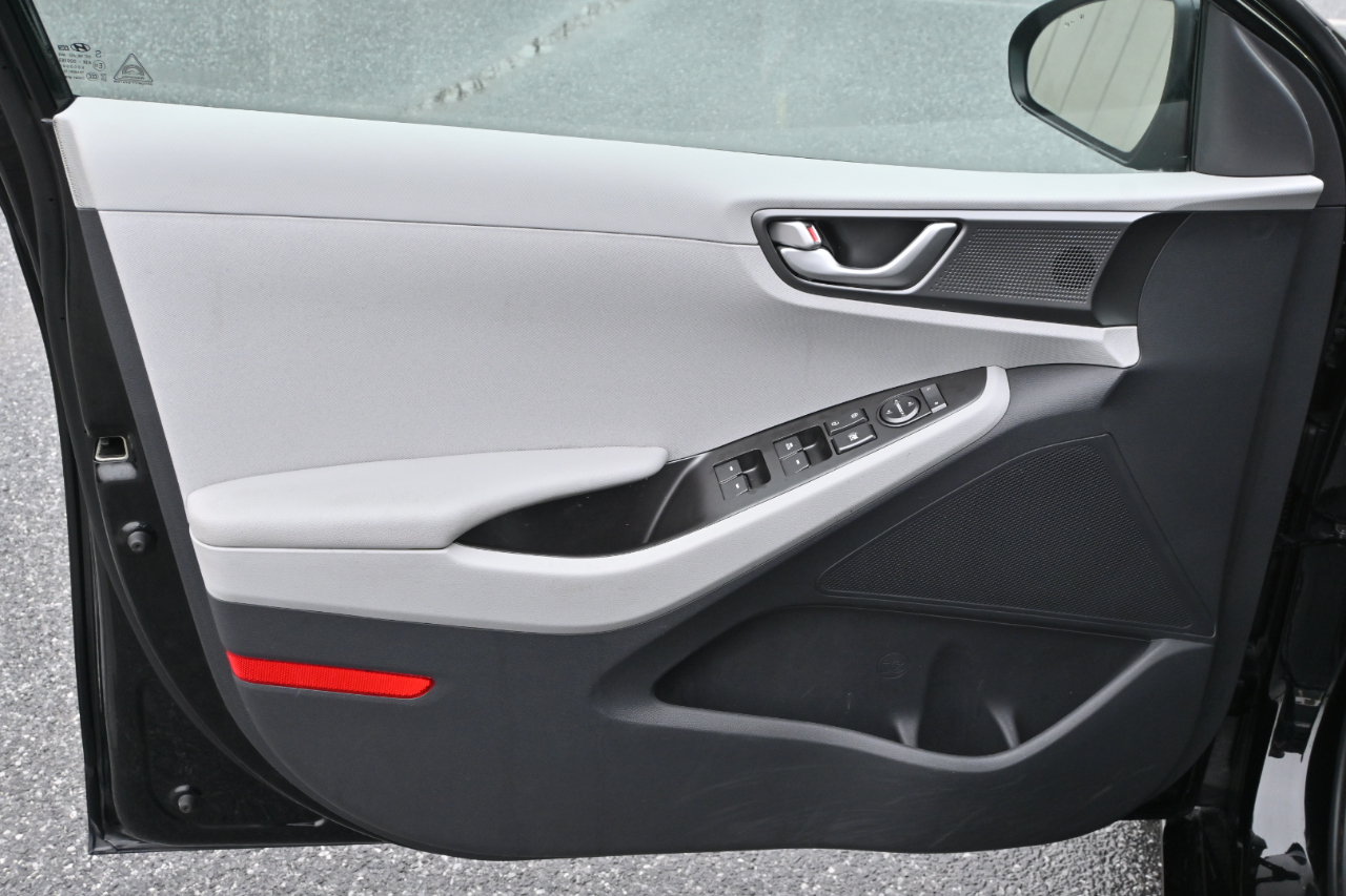 Hyundai Ioniq Hybrid Blue Hatchback 2020