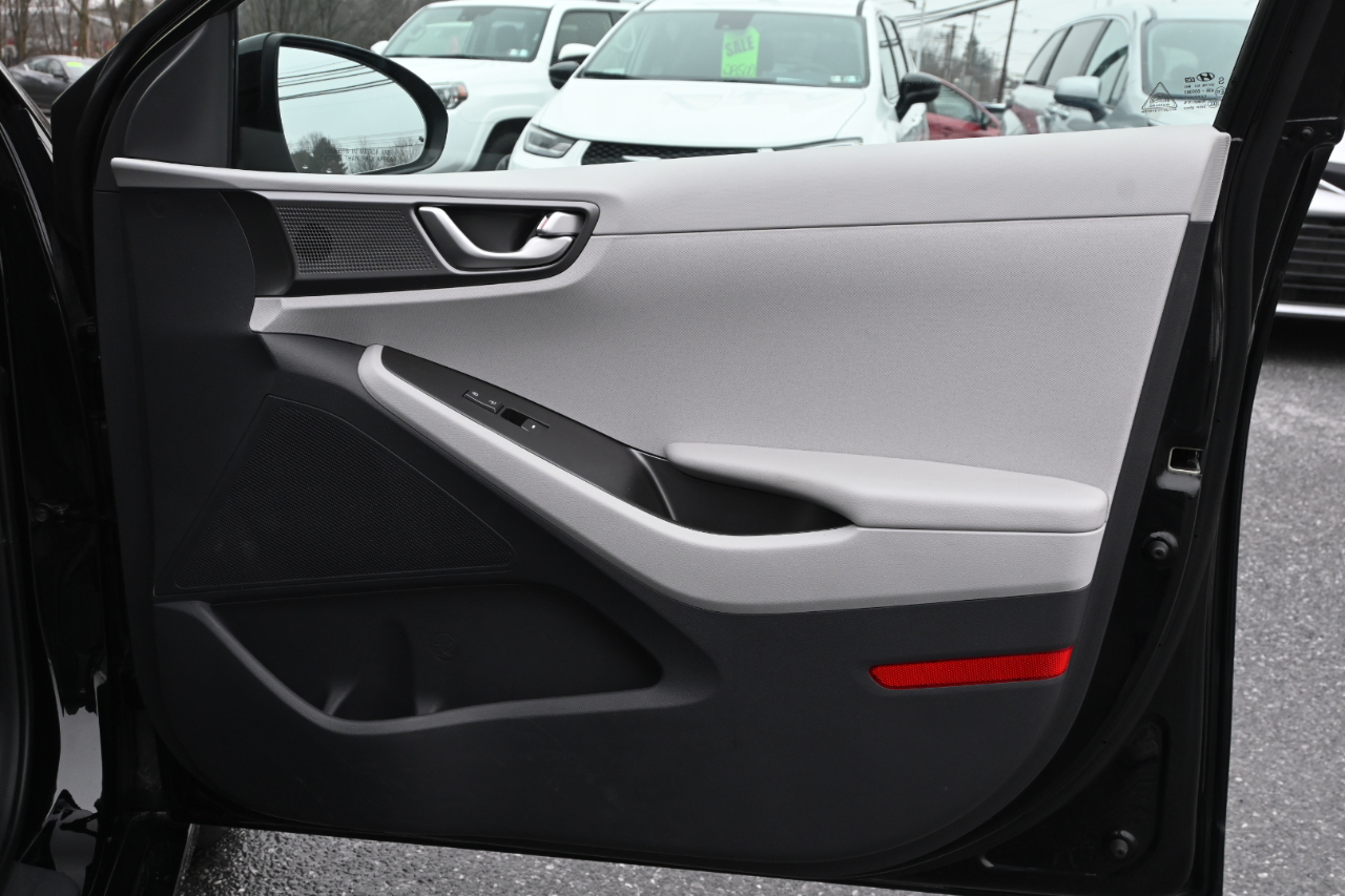 Hyundai Ioniq Hybrid Blue Hatchback 2020