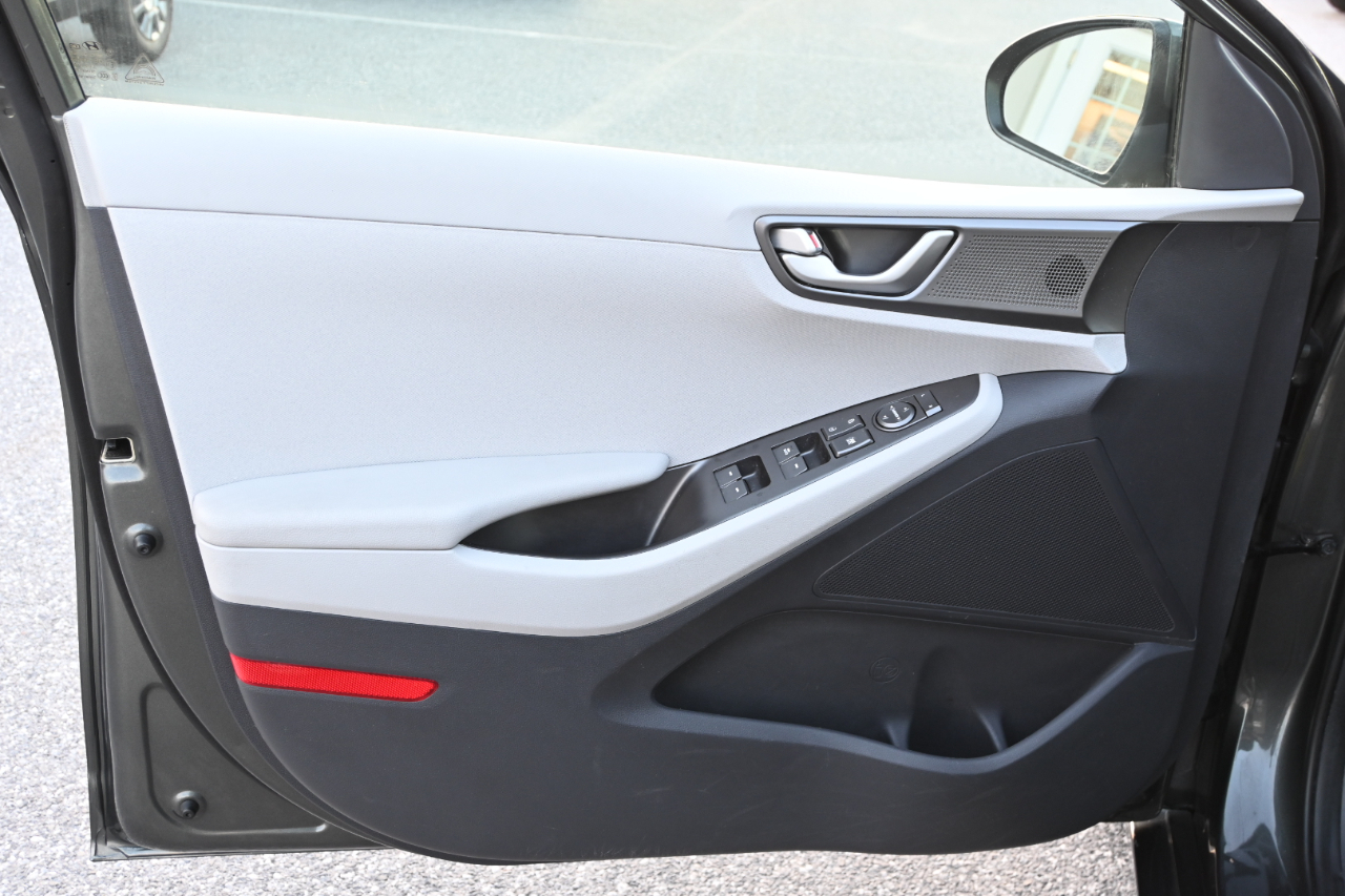 Hyundai Ioniq Hybrid Blue Hatchback 2020