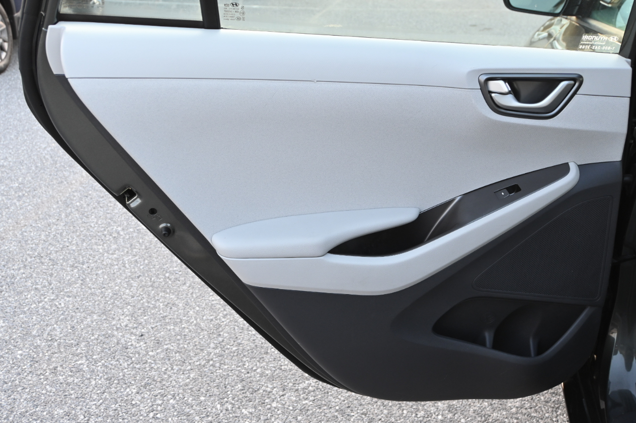 Hyundai Ioniq Hybrid Blue Hatchback 2020