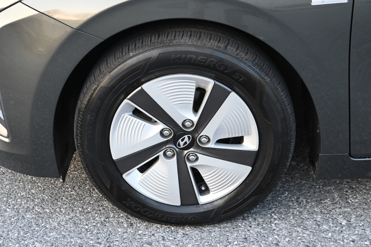 Hyundai Ioniq Hybrid Blue Hatchback 2020