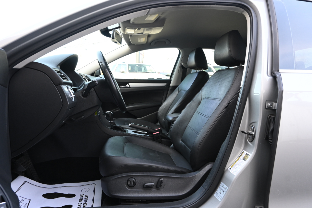 Volkswagen Passat 4dr Sdn 2.5L Auto SE PZEV 2013