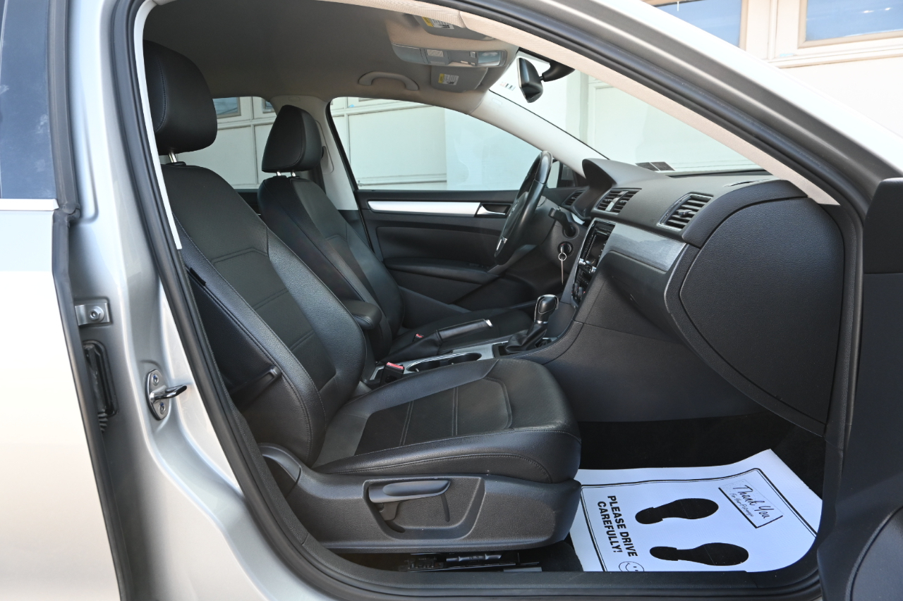 Volkswagen Passat 4dr Sdn 2.5L Auto SE PZEV 2013