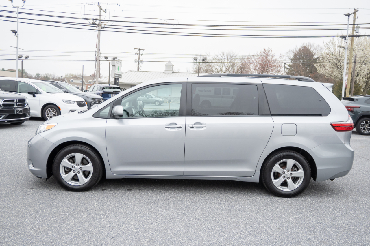 Toyota Sienna  2017