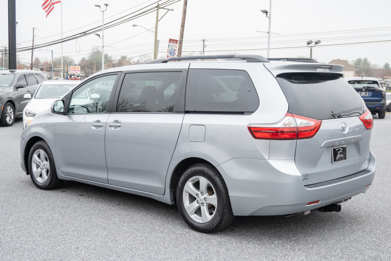 Toyota Sienna  2017