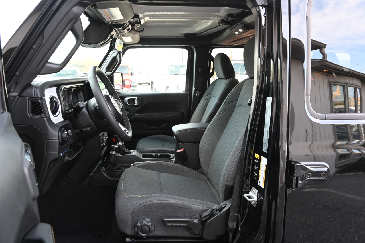 Jeep Wrangler 4xe Sahara 4x4 2025