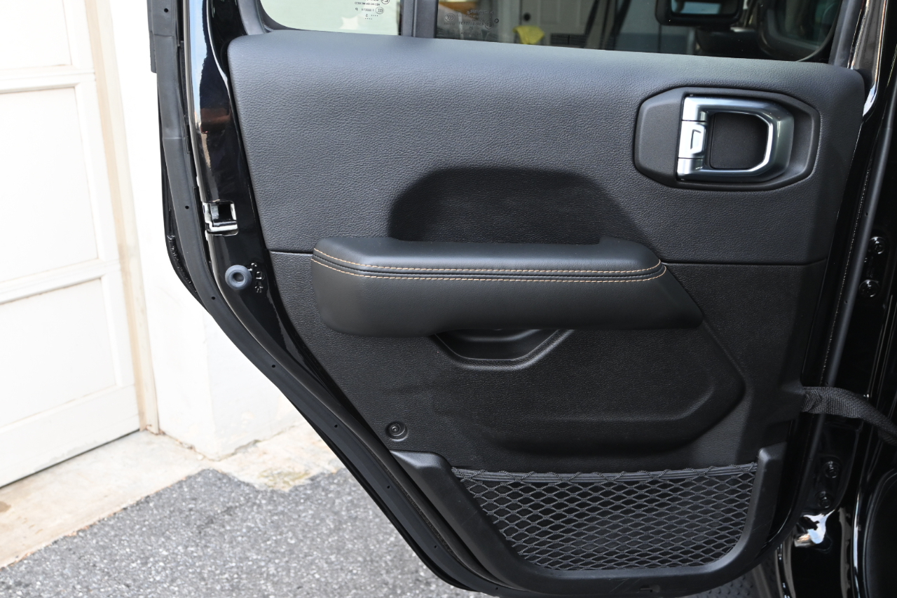 Jeep Wrangler 4xe Sahara 4x4 2025