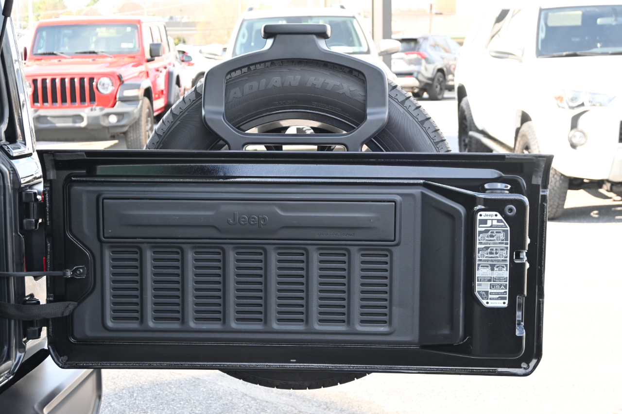 Jeep Wrangler 4xe Sahara 4x4 2025