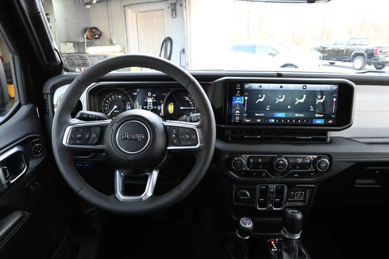 Jeep Wrangler 4xe Sahara 4x4 2025