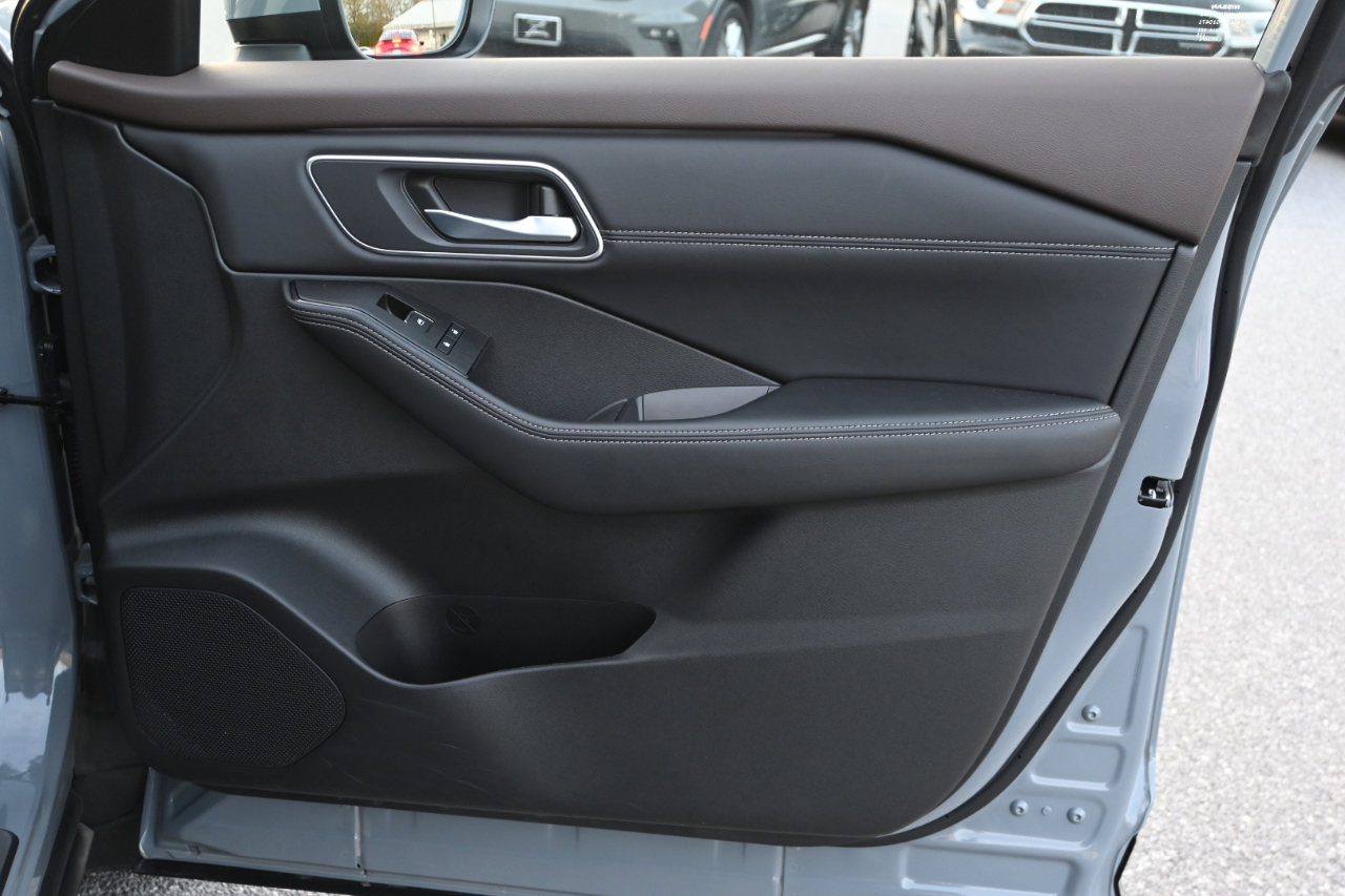 Nissan Rogue AWD Platinum 2023