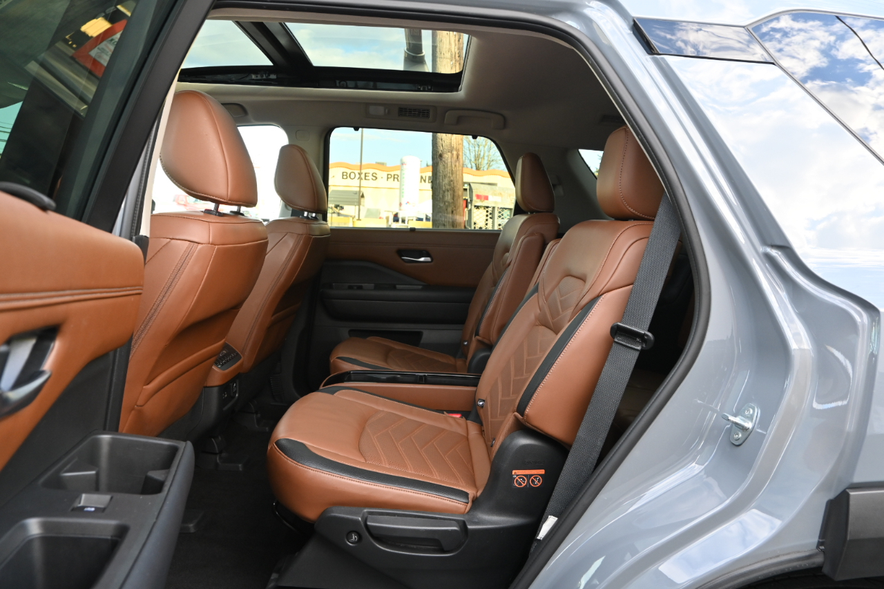 Nissan Pathfinder Platinum 4WD 2023